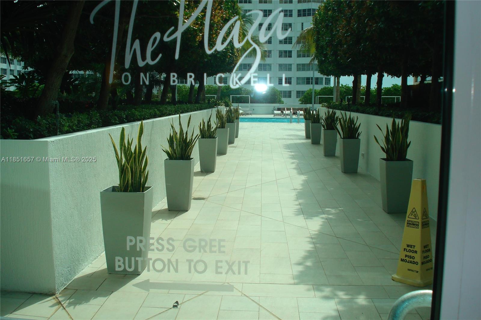 951 Brickell Ave #1007