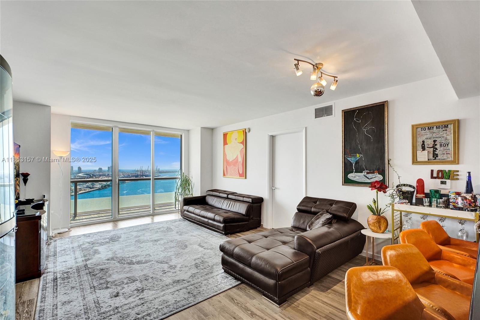 image 50 Biscayne Condo6