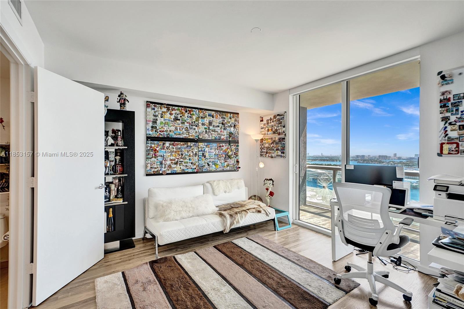 image 50 Biscayne Condo8