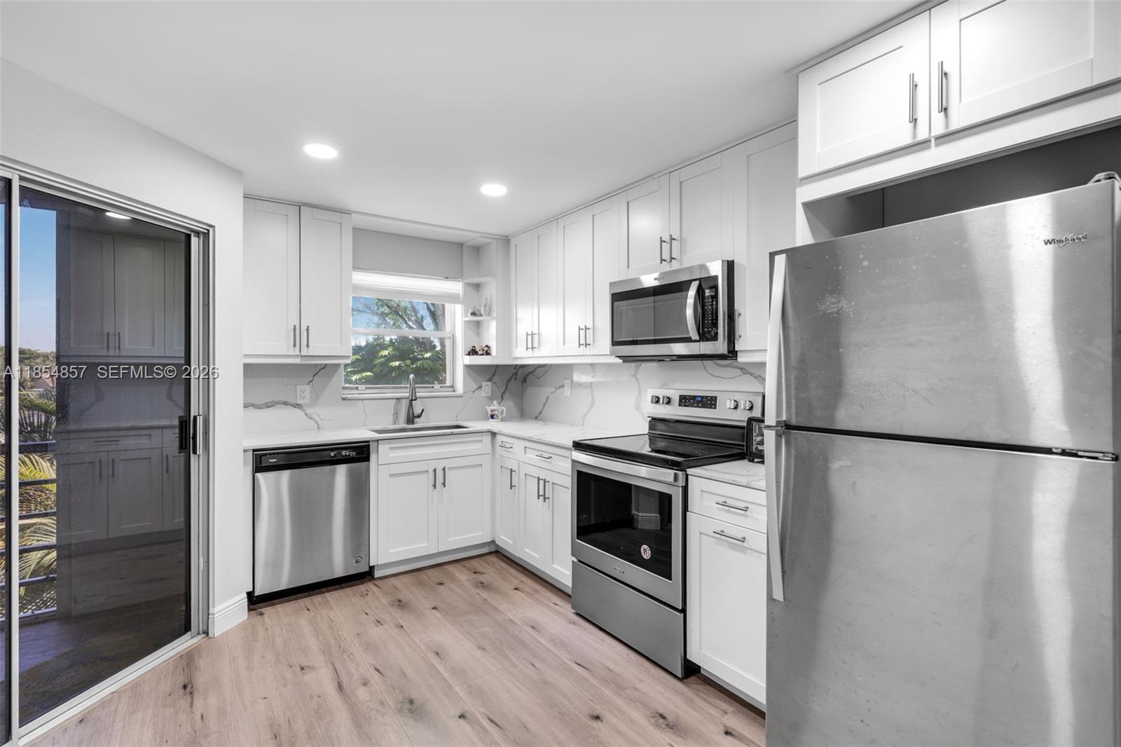 3524 Via Poinciana #302