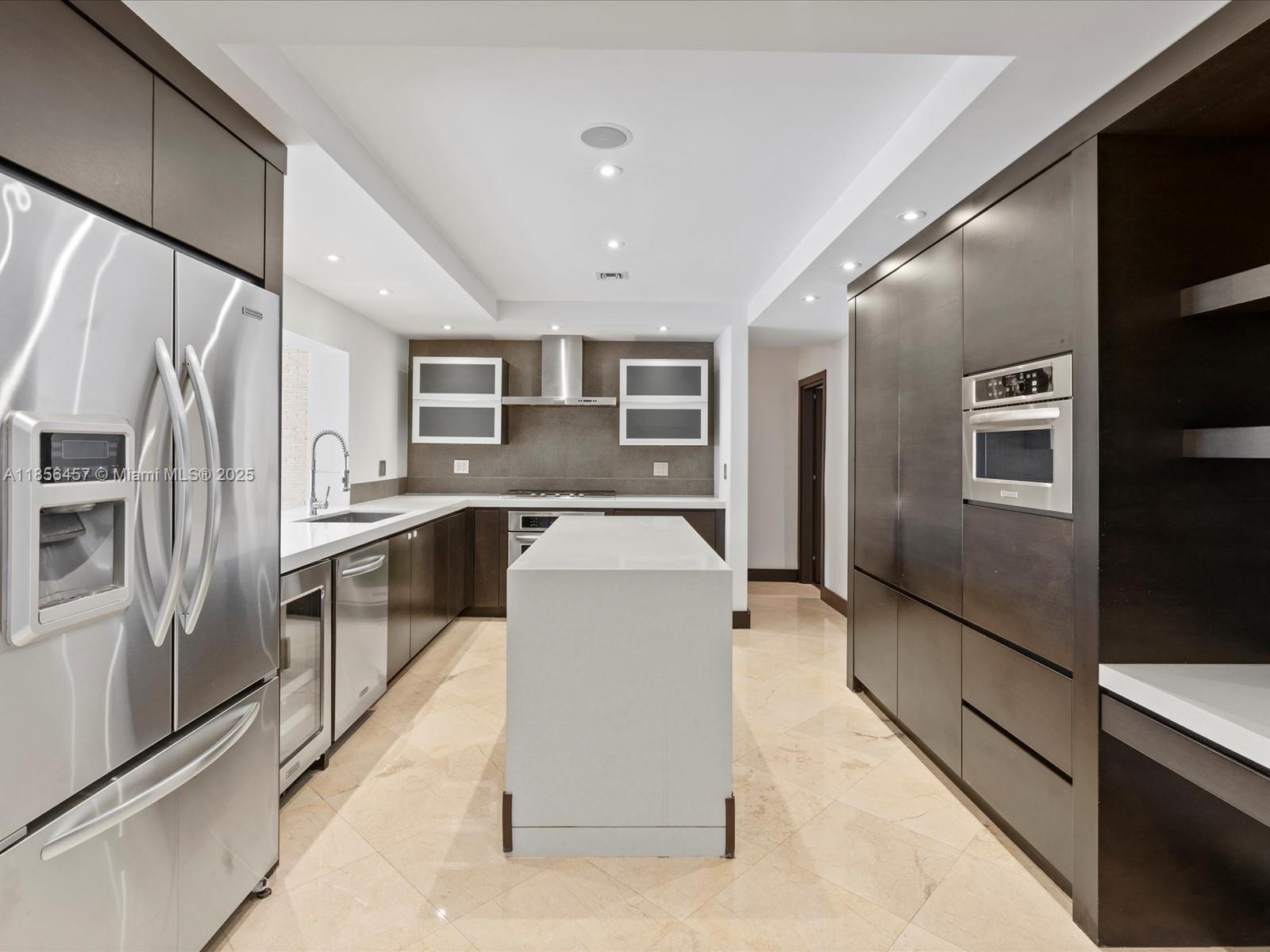 13205 Arch Crk Ter North Miami, FL 33181