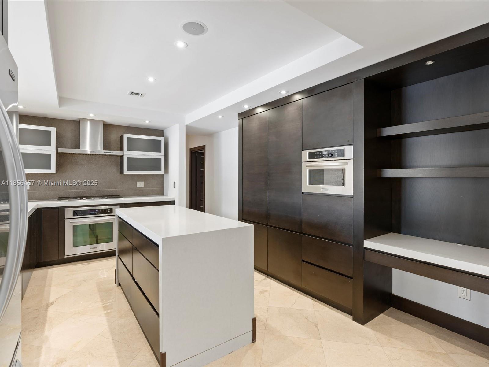 13205 Arch Crk Ter North Miami, FL 33181