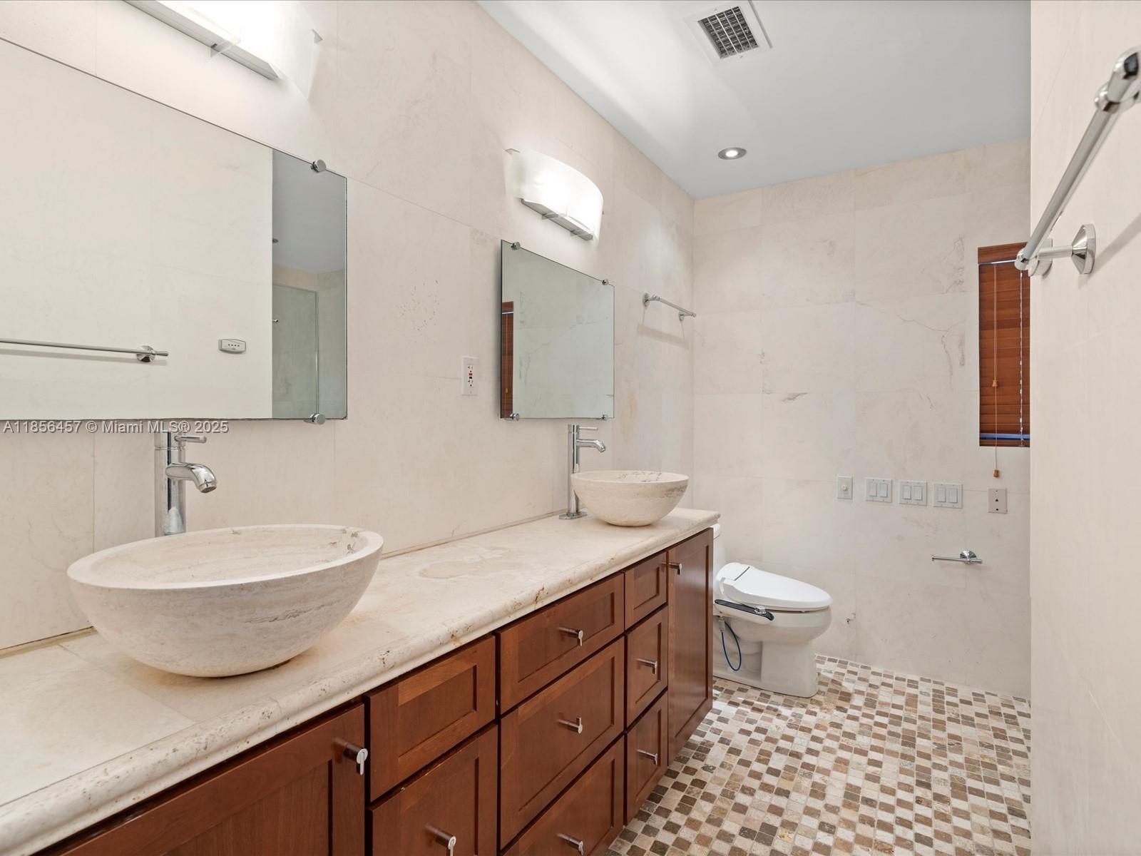 13205 Arch Crk Ter North Miami, FL 33181