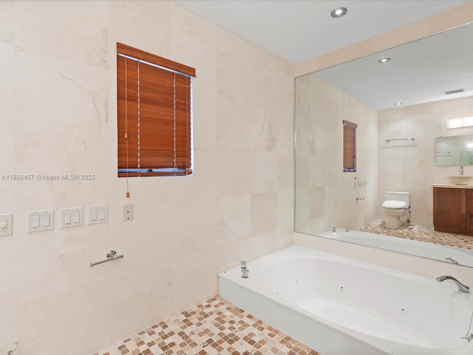 13205 Arch Crk Ter North Miami, FL 33181