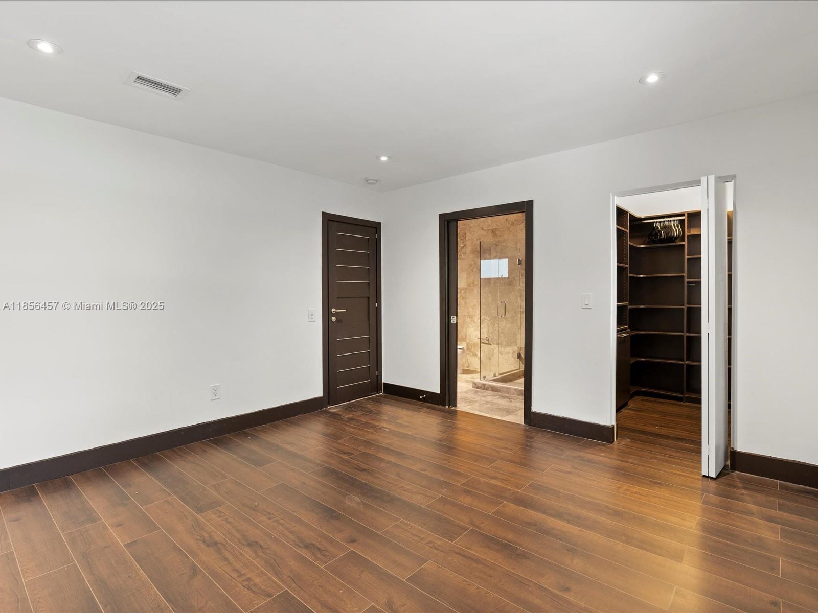 13205 Arch Crk Ter North Miami, FL 33181