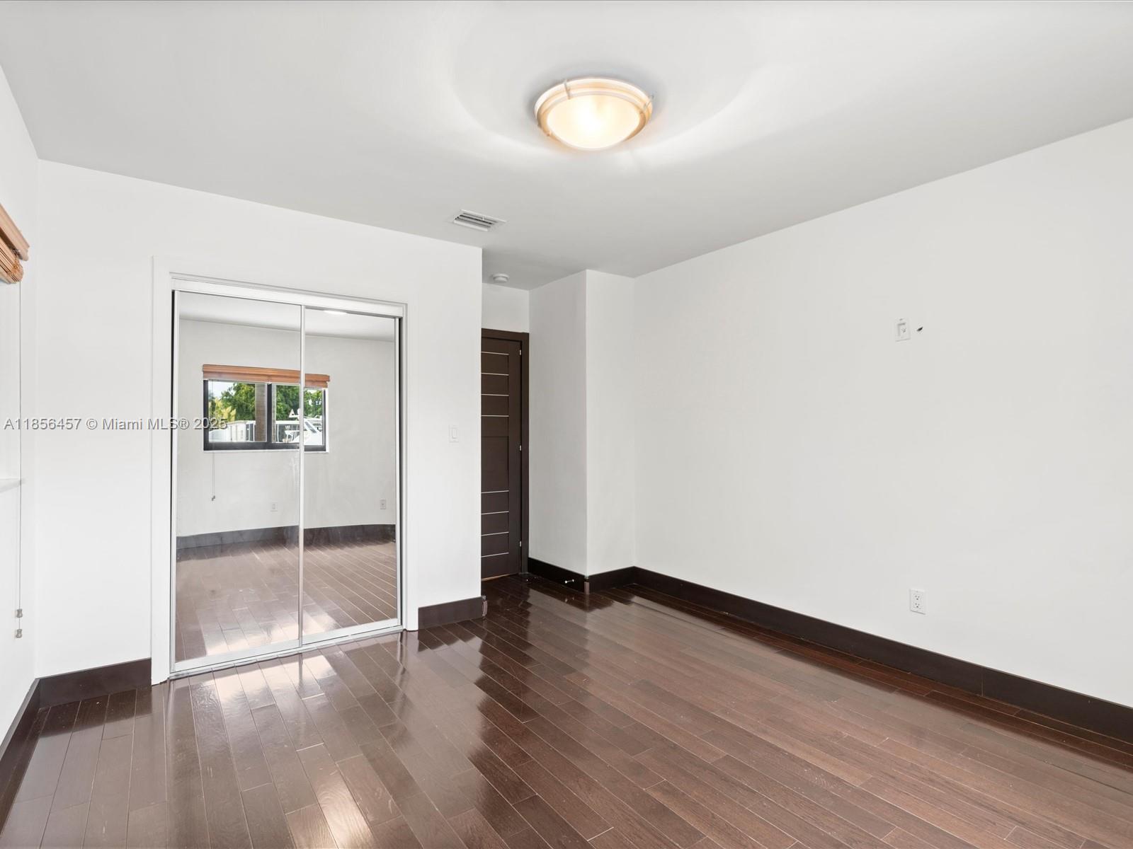 13205 Arch Crk Ter North Miami, FL 33181