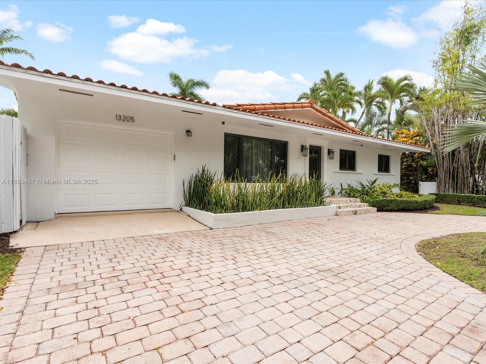 13205 Arch Crk Ter North Miami, FL 33181