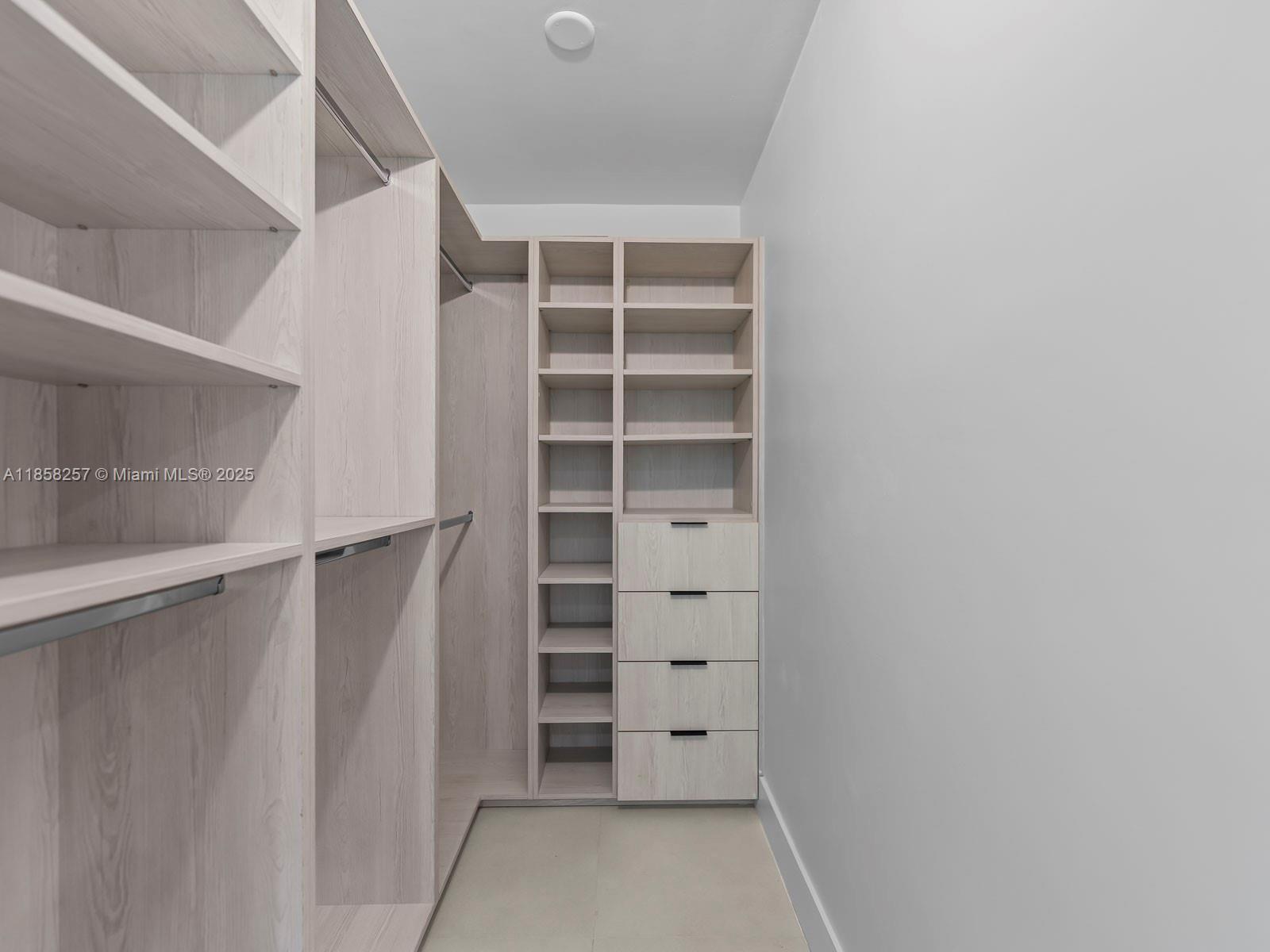 1221 Biarritz Dr Miami Beach, FL 33141