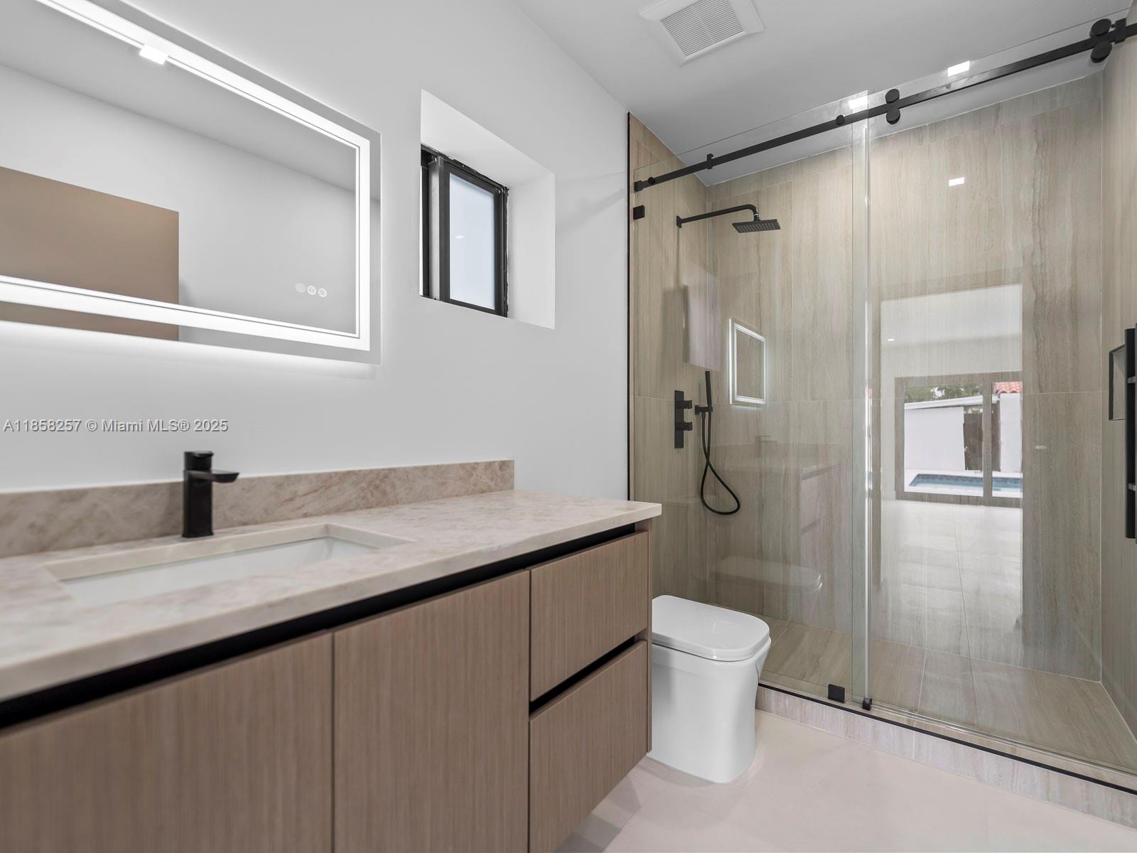 1221 Biarritz Dr Miami Beach, FL 33141