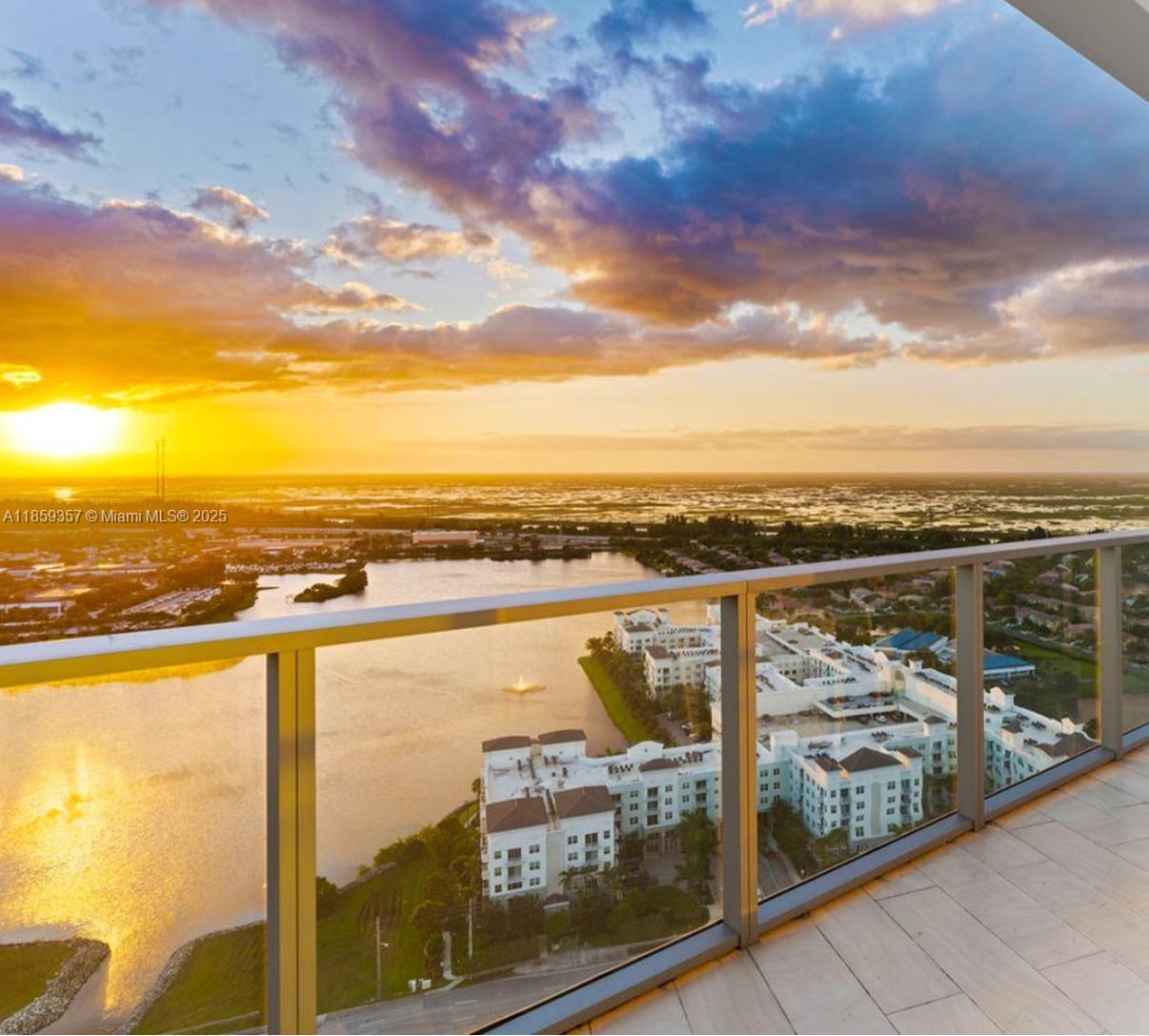 2000 Metropica Way #902