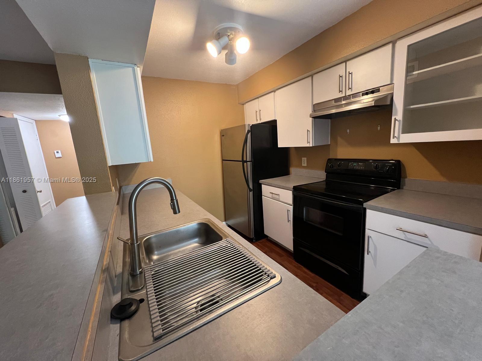 2350 NW 33rd St #808