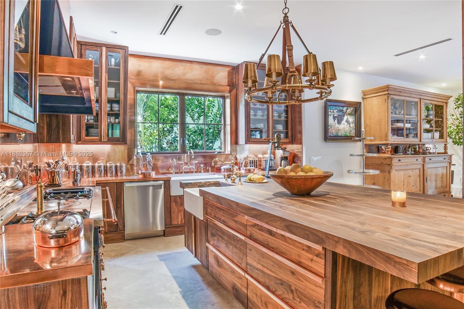 365 Gulf Rd Key Biscayne, FL 33149 365 Gulf Rd Key Biscayne, FL 33149