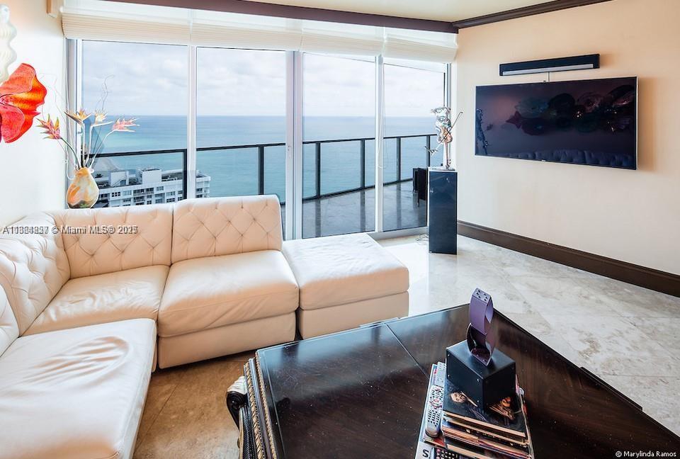 3101 S Ocean Dr #2707 Hollywood, FL 33019