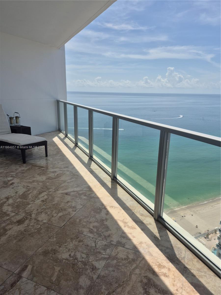 3101 S Ocean Dr #2707 Hollywood, FL 33019