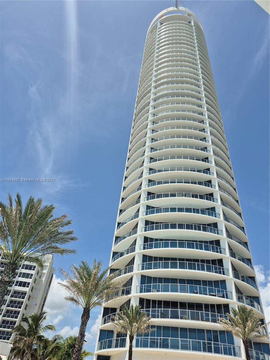 3101 S Ocean Dr #2707 Hollywood, FL 33019