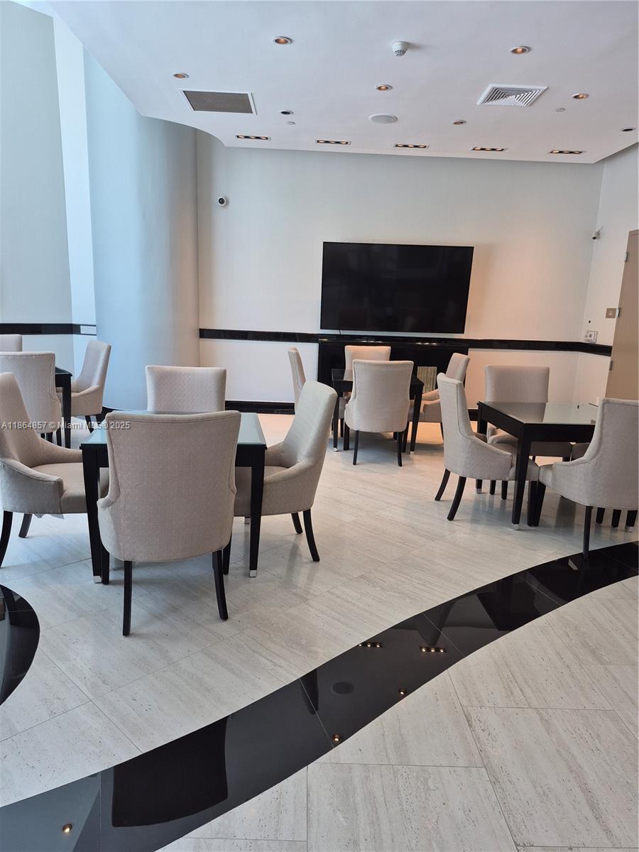 3101 S Ocean Dr #2707 Hollywood, FL 33019