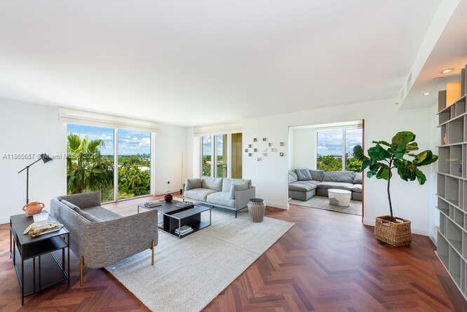 445 Grand Bay Dr #602