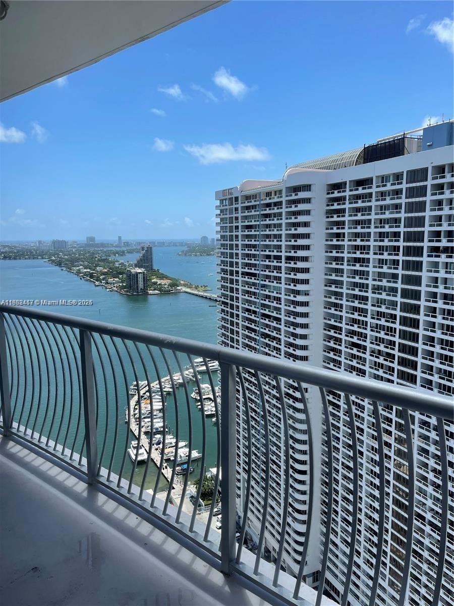 1750 N Bayshore Dr #3504