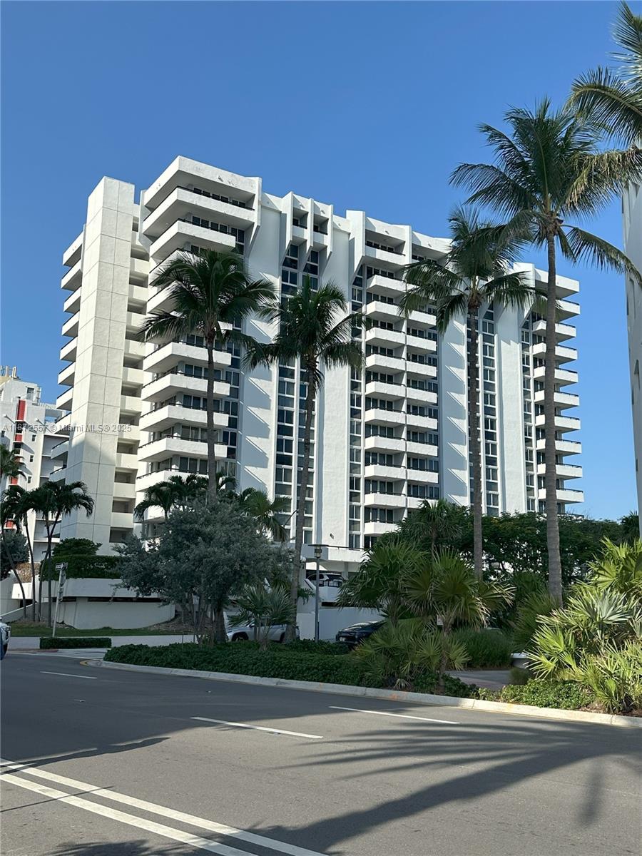 3200 Collins Ave #11-3