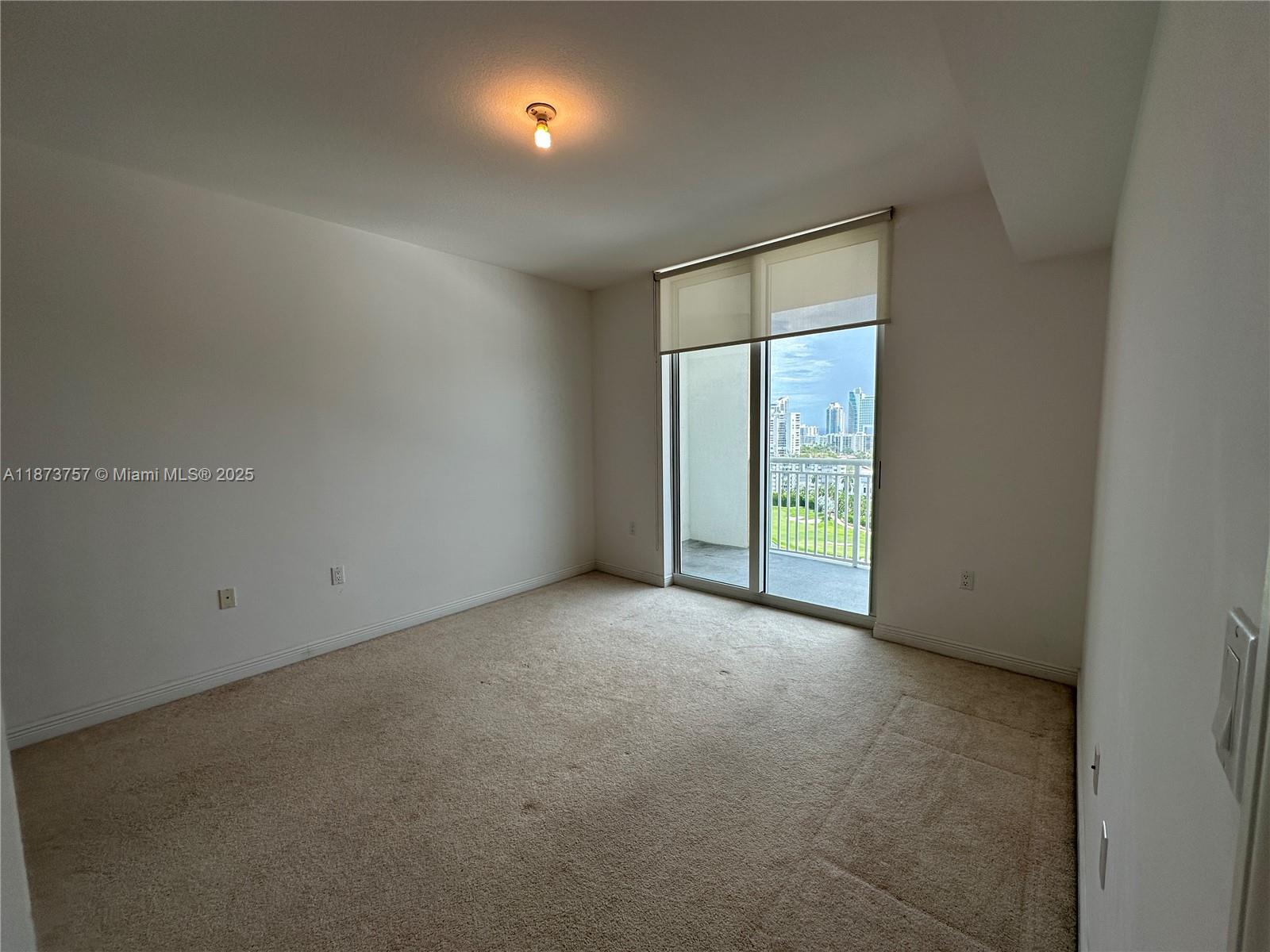 image Duo Condominium East12