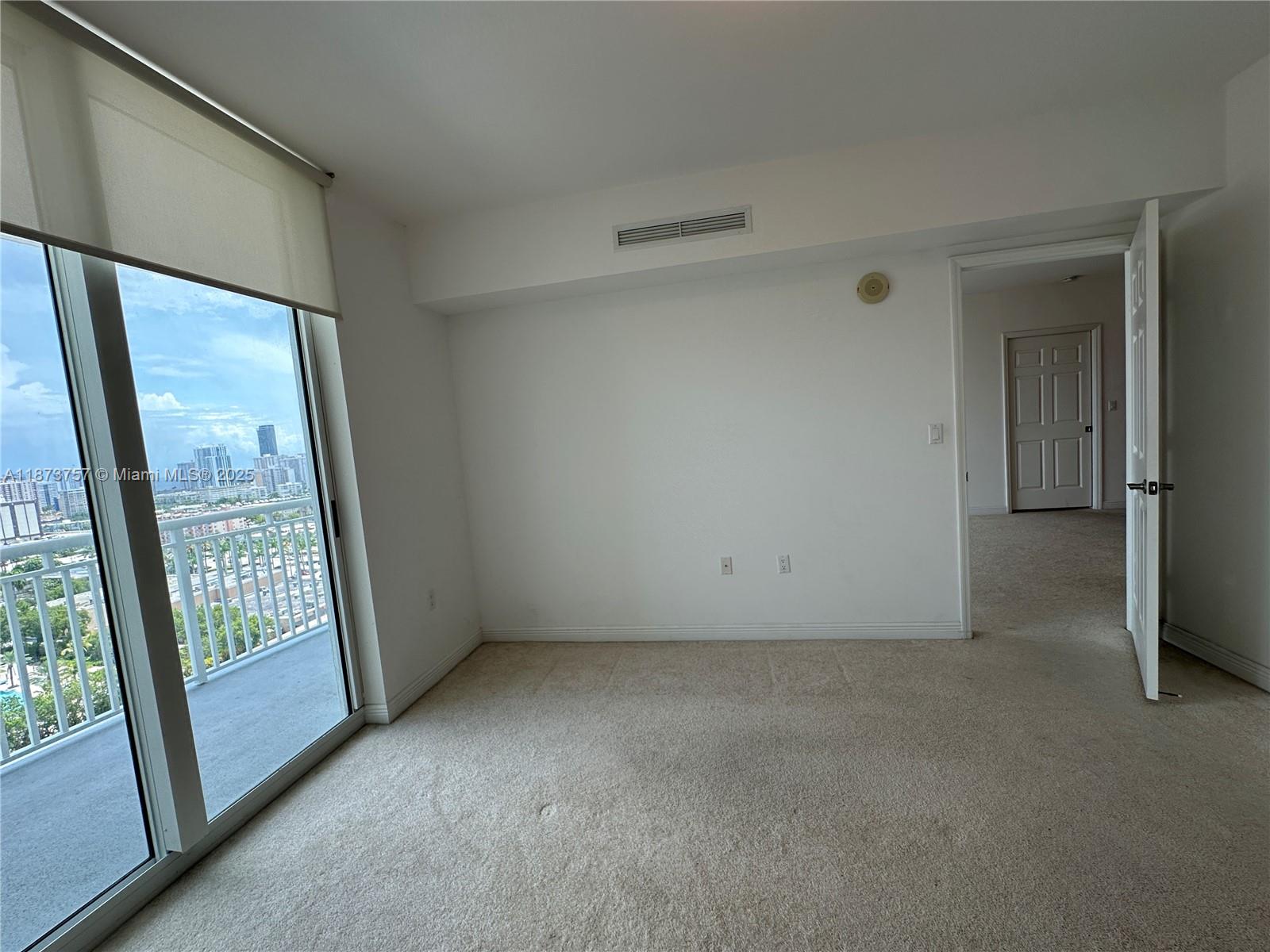 image Duo Condominium East14