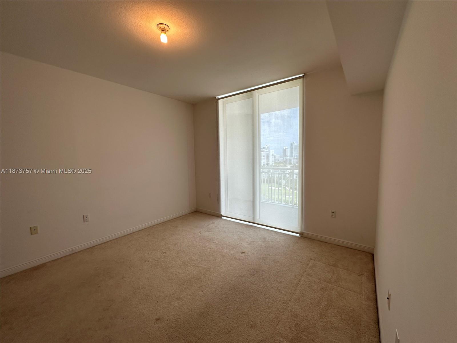 image Duo Condominium East17