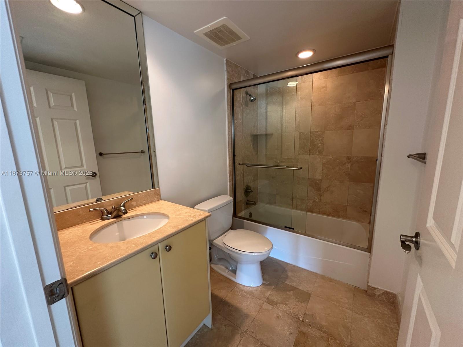 image Duo Condominium East22