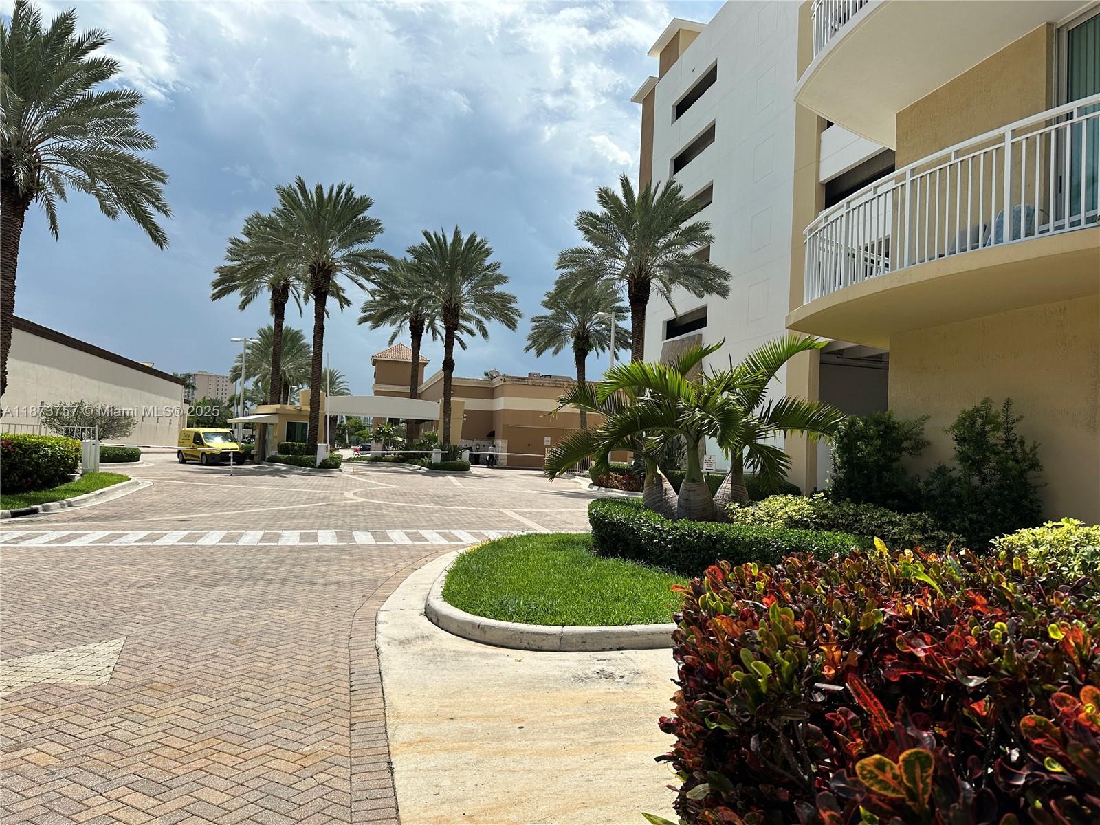 image Duo Condominium East27