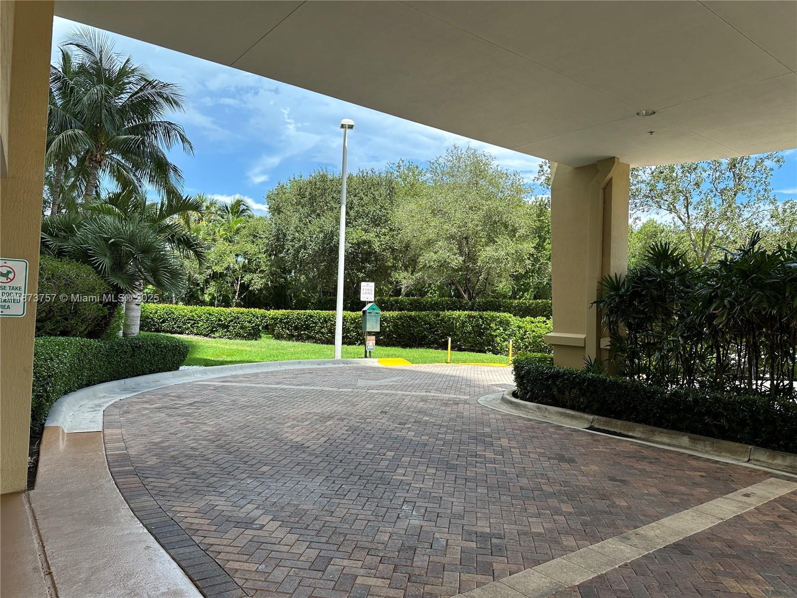 image Duo Condominium East28