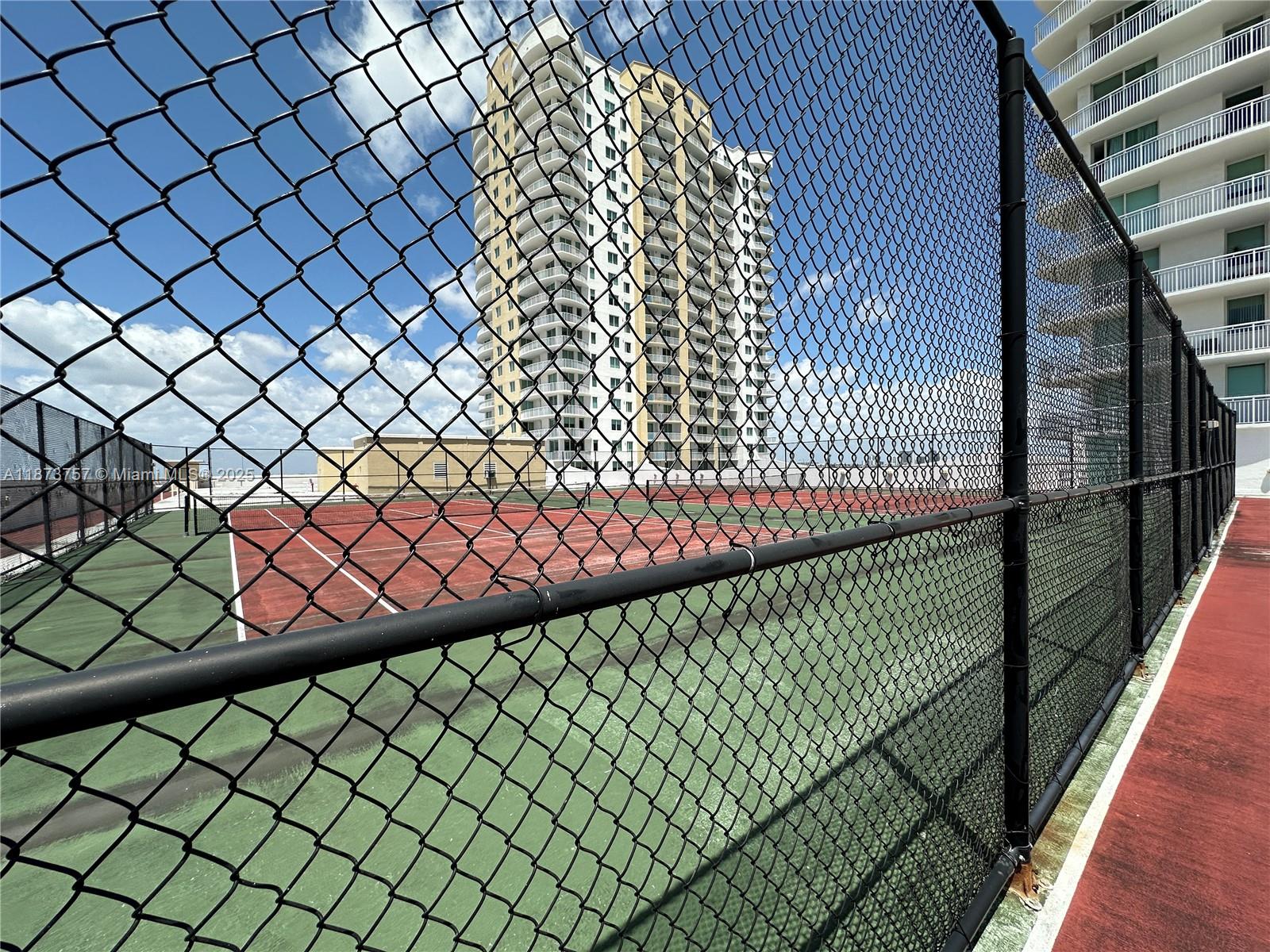 image Duo Condominium East33