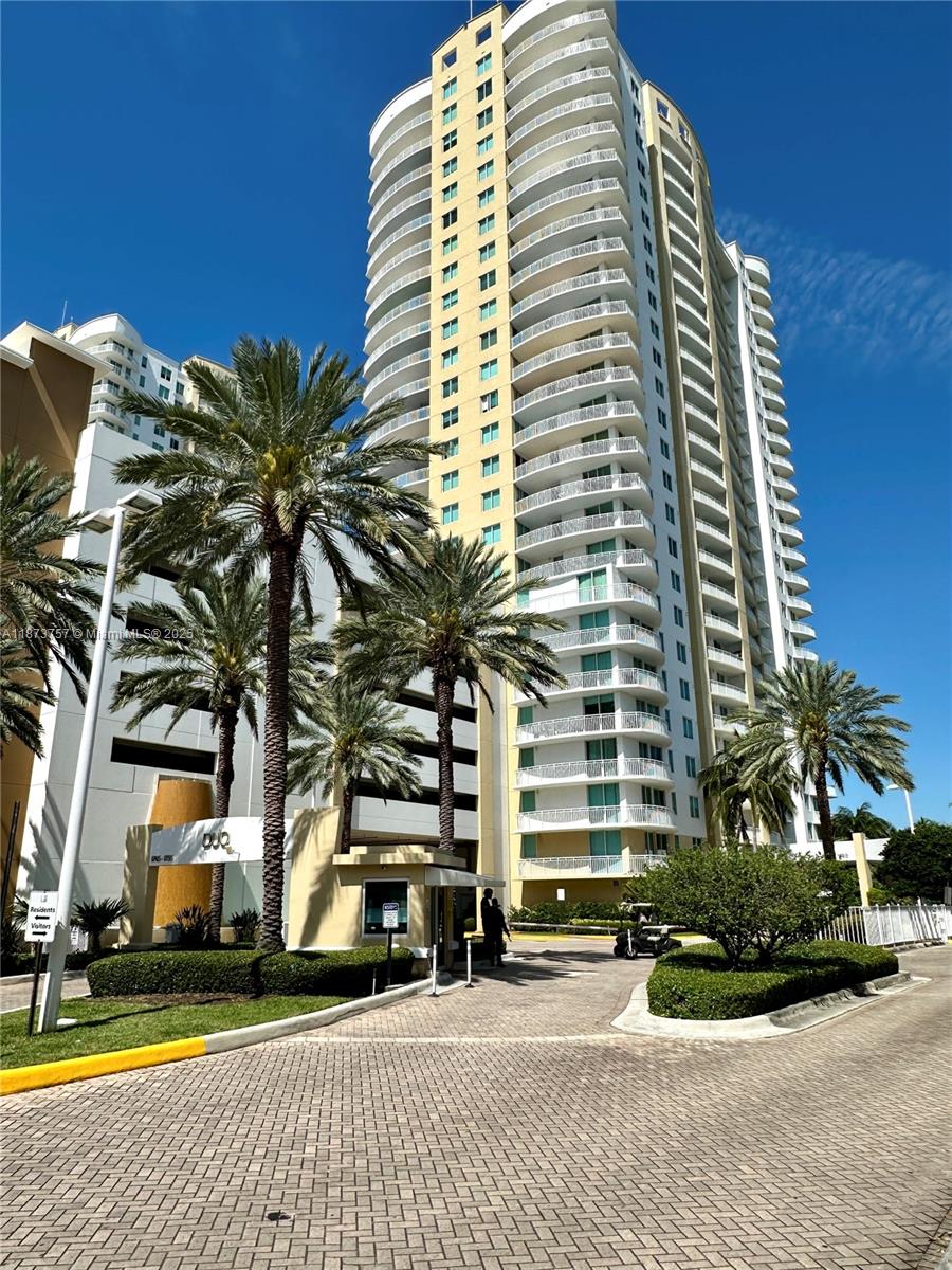 image Duo Condominium East42