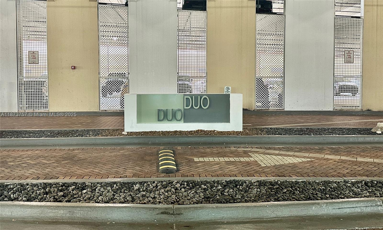 image Duo Condominium East44