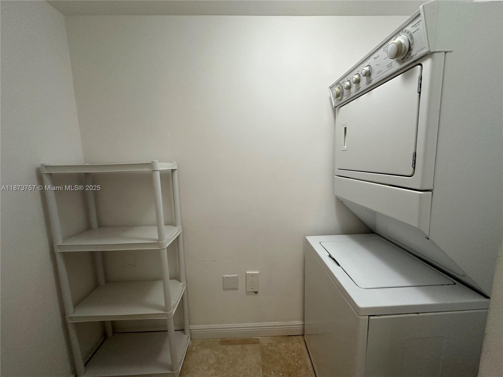 image Duo Condominium East5