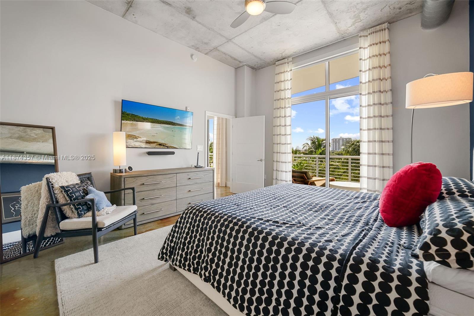 image The Meridian Condo18