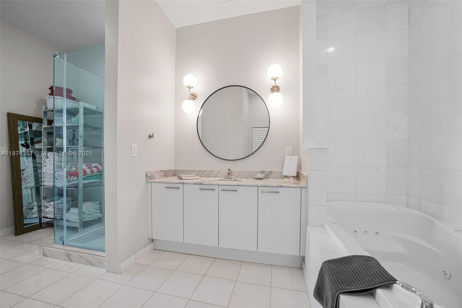 image The Meridian Condo20