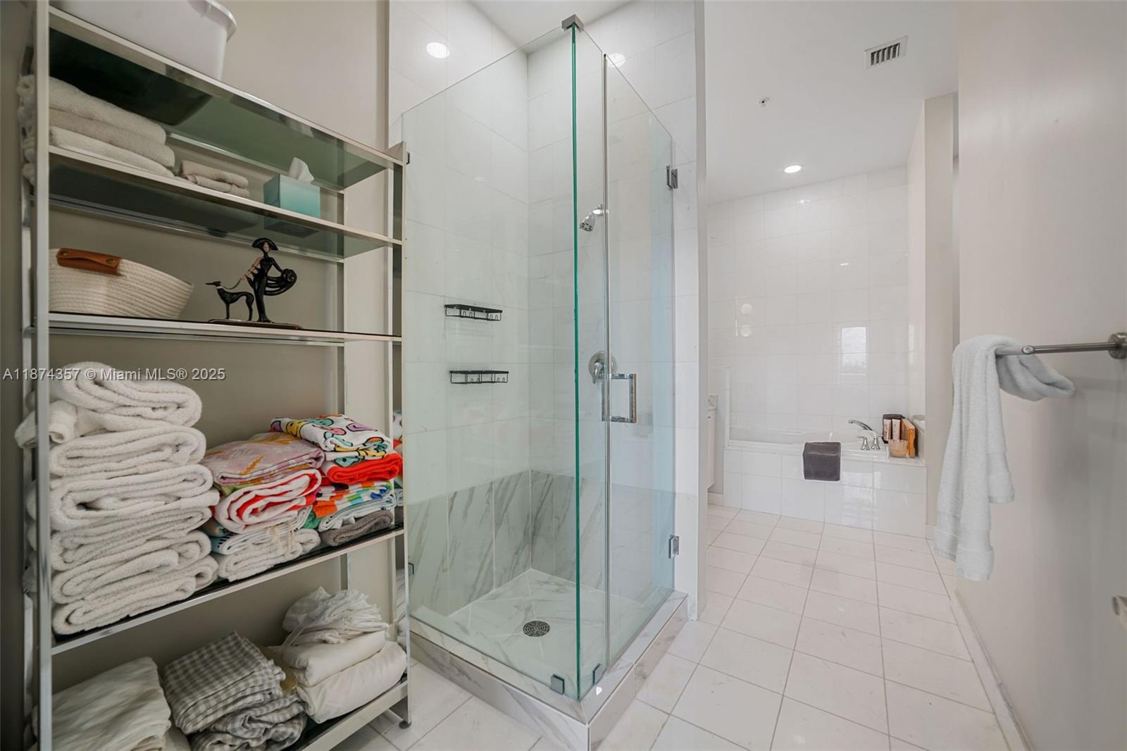 image The Meridian Condo23
