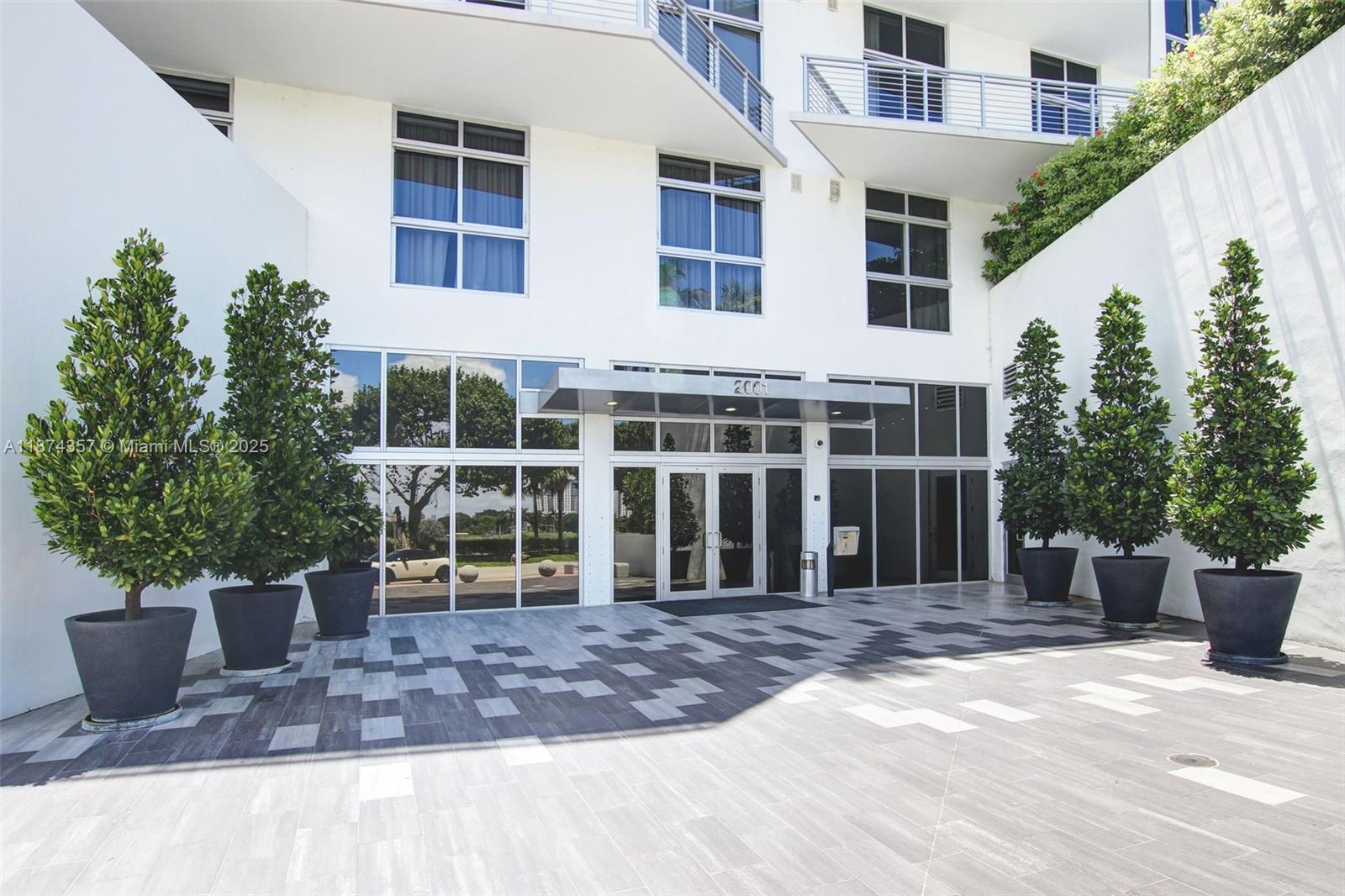 image The Meridian Condo42