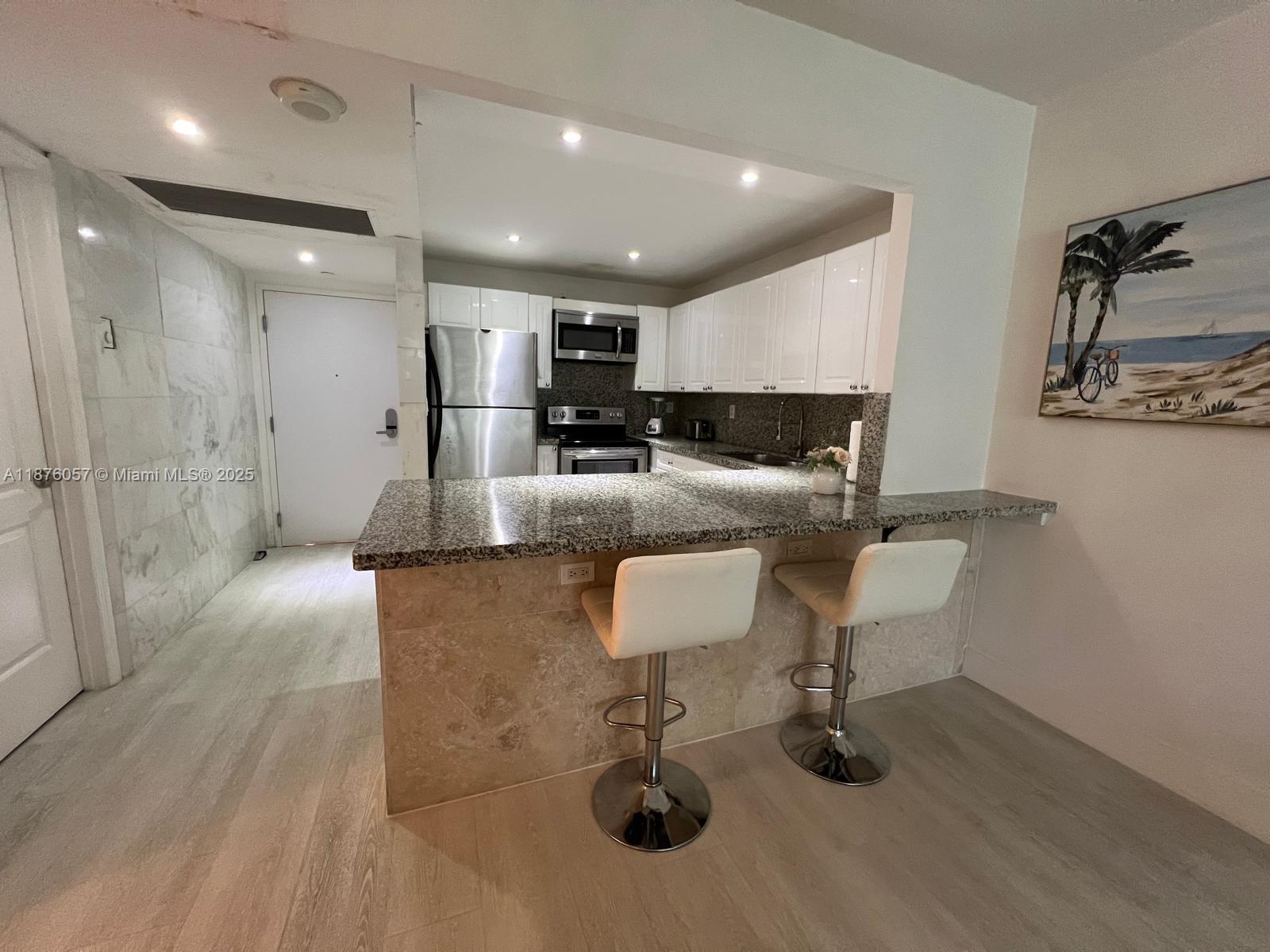 image Roney Palace Condo18