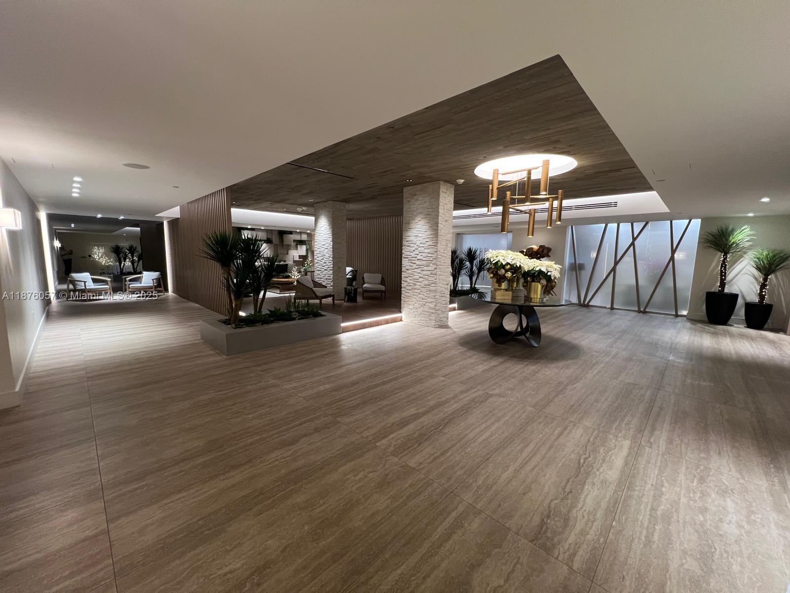 image Roney Palace Condo22