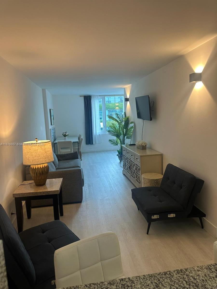 image Roney Palace Condo7