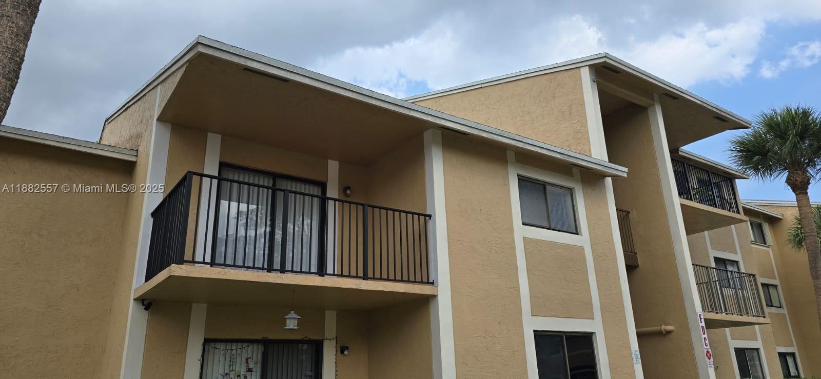 9491 S Palm Cir S #201