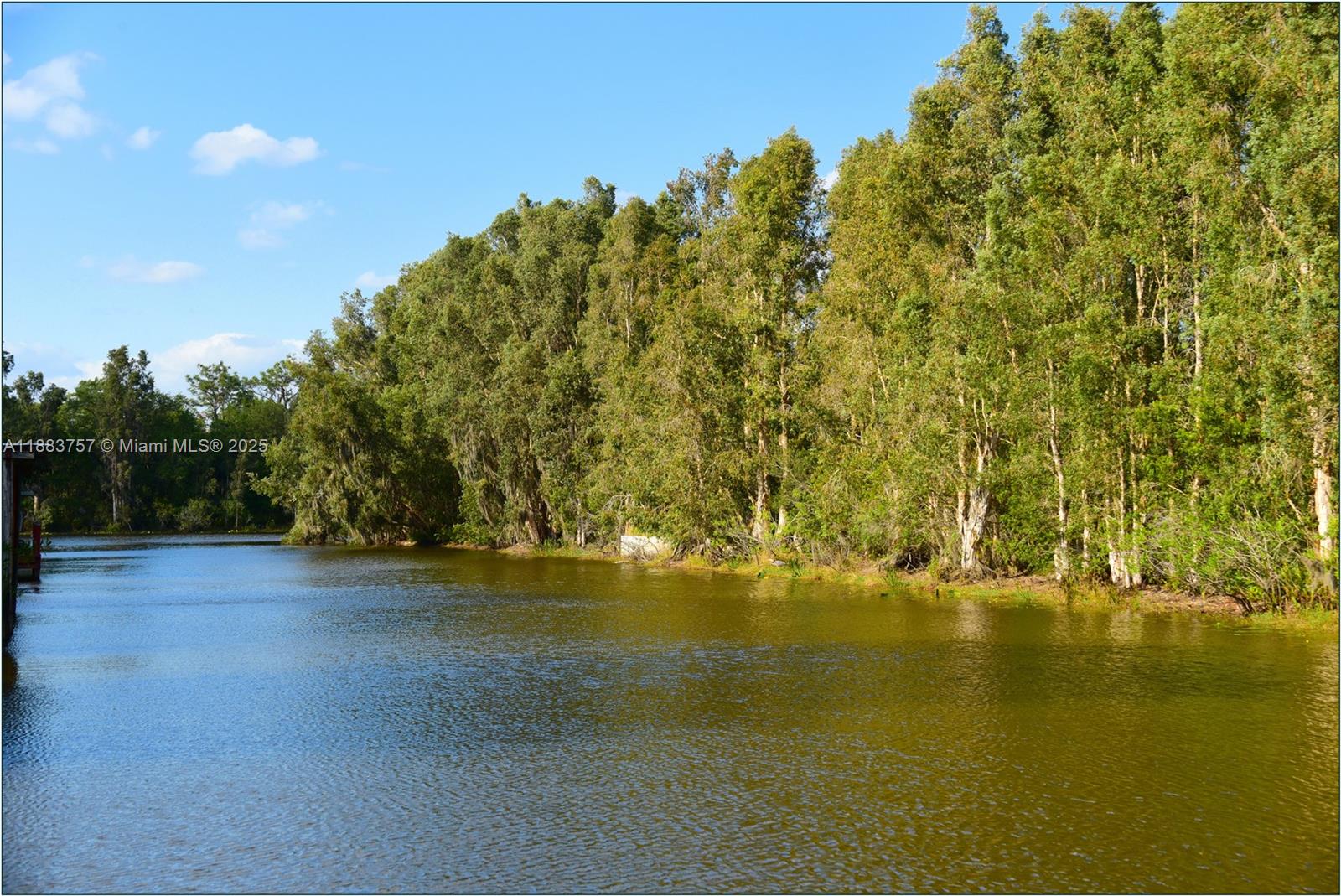 27 Lantana Dr, N Other, FL 33855