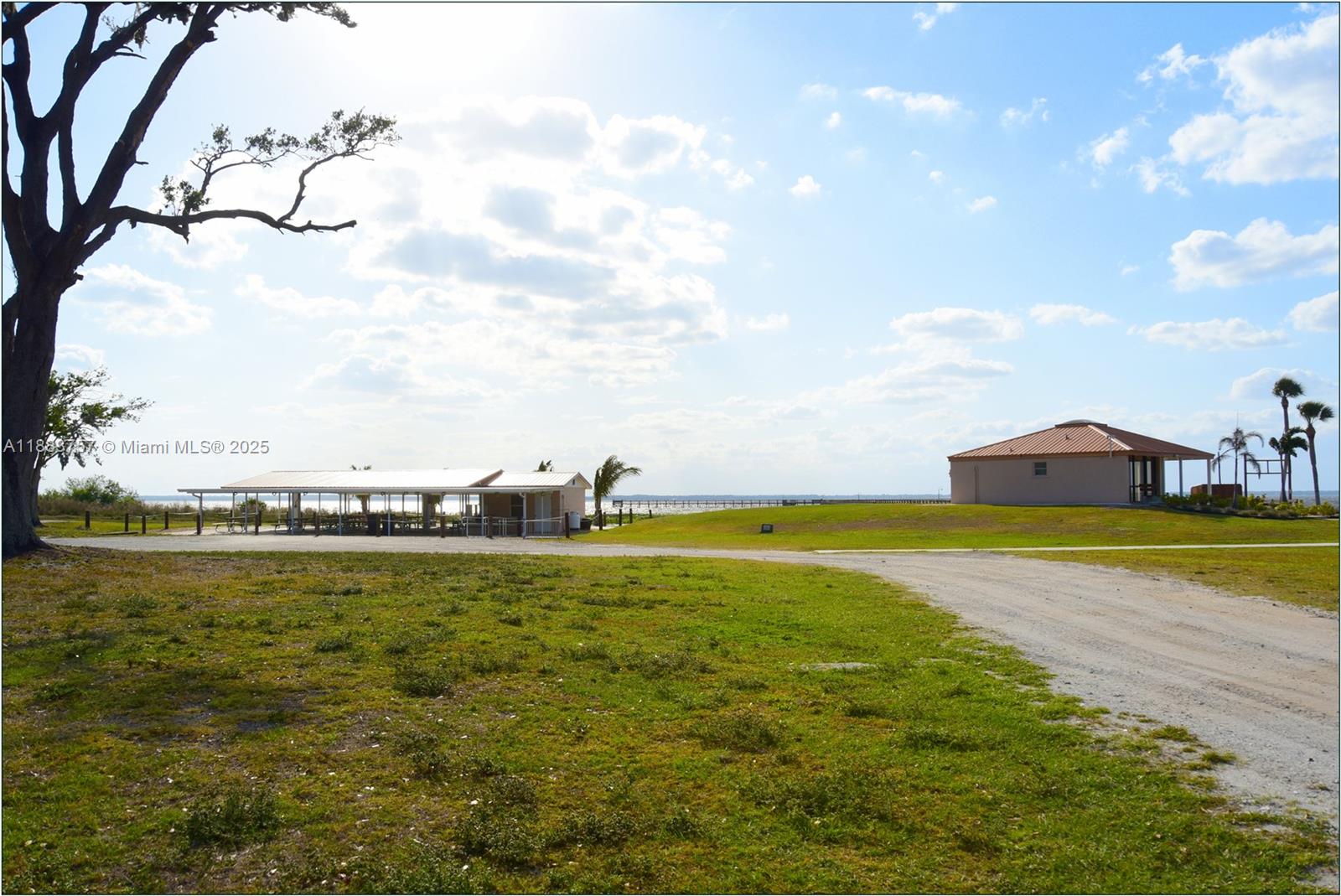 27 Lantana Dr, N Other, FL 33855