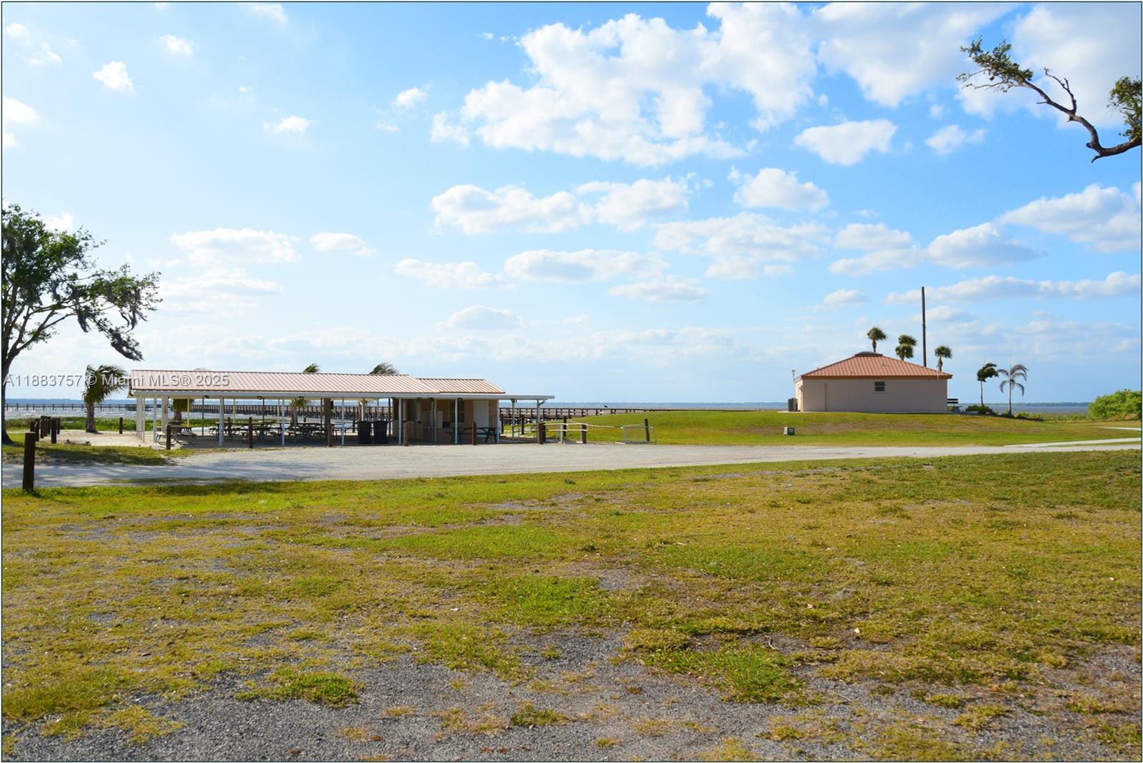 27 Lantana Dr, N Other, FL 33855