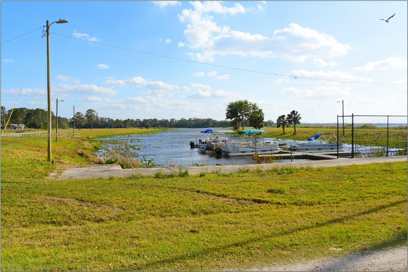 27 Lantana Dr, N Other, FL 33855