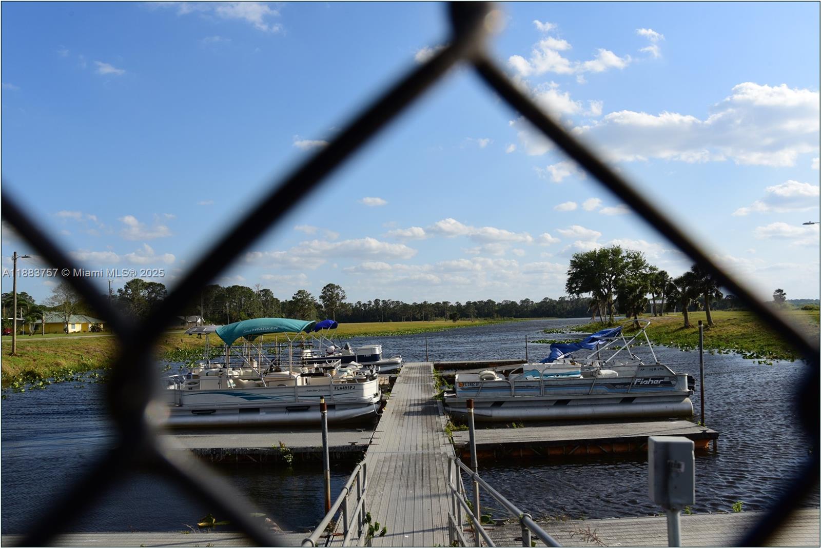 27 Lantana Dr, N Other, FL 33855