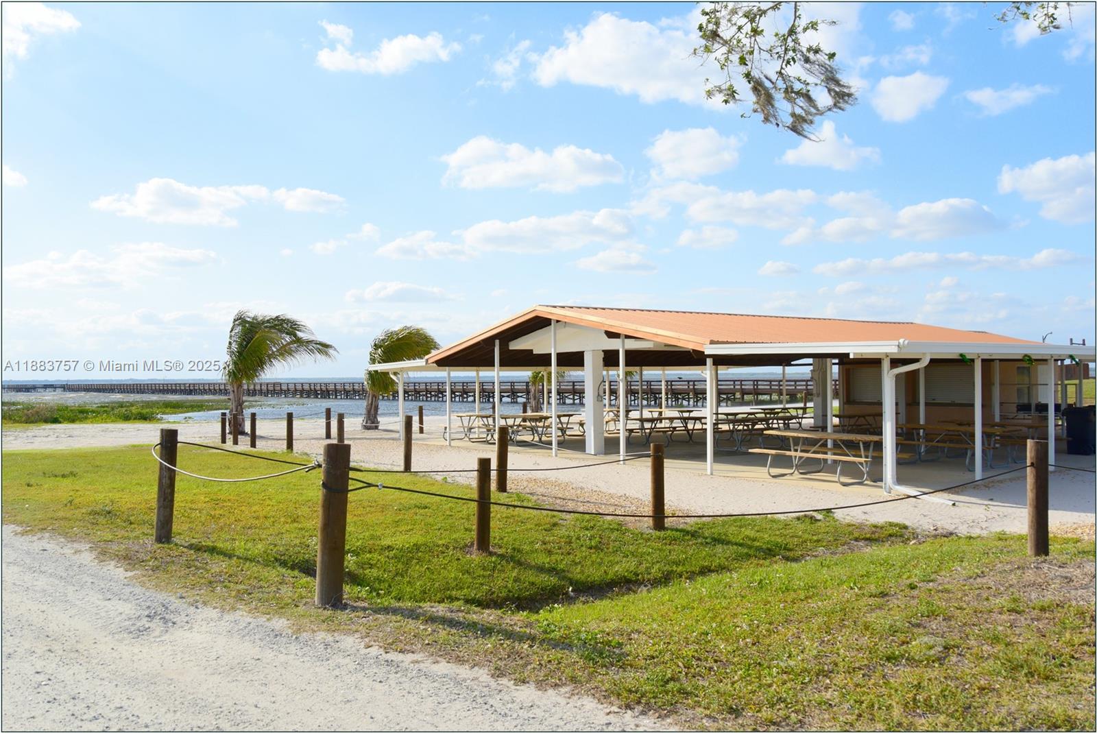 27 Lantana Dr, N Other, FL 33855