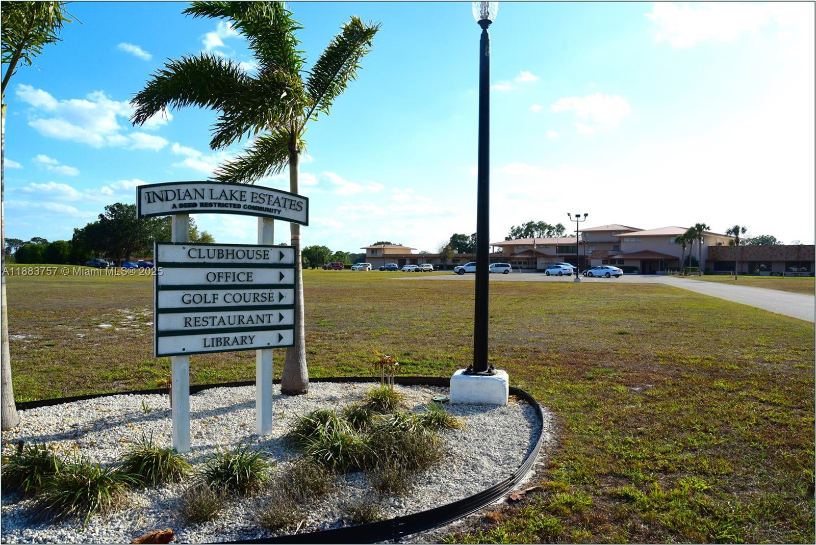 27 Lantana Dr, N Other, FL 33855