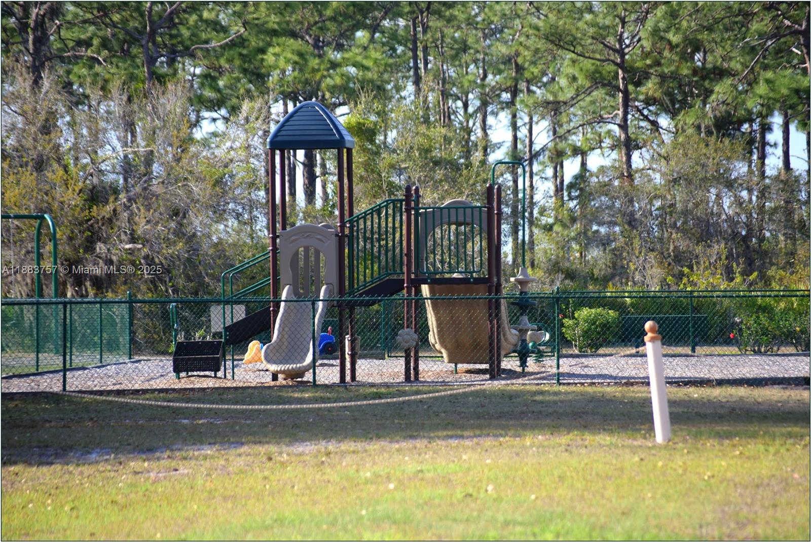 27 Lantana Dr, N Other, FL 33855