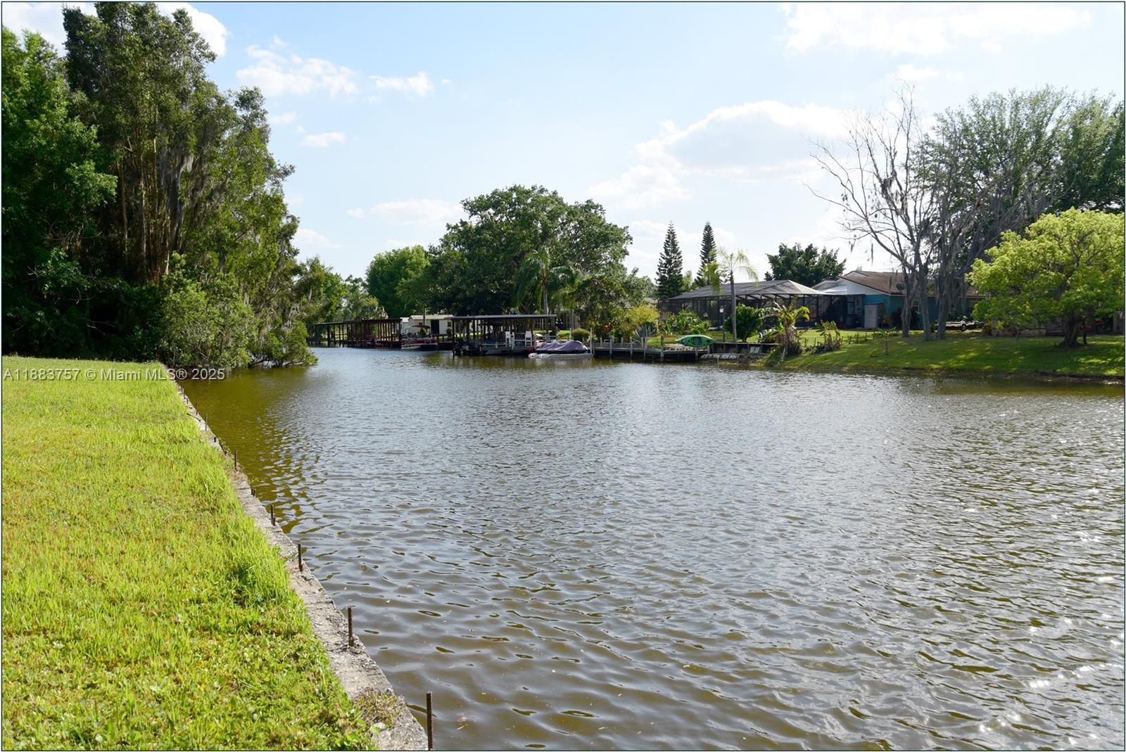 27 Lantana Dr, N Other, FL 33855